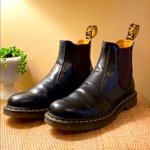 Women 2976 Dr. Marten Chelsea Boot